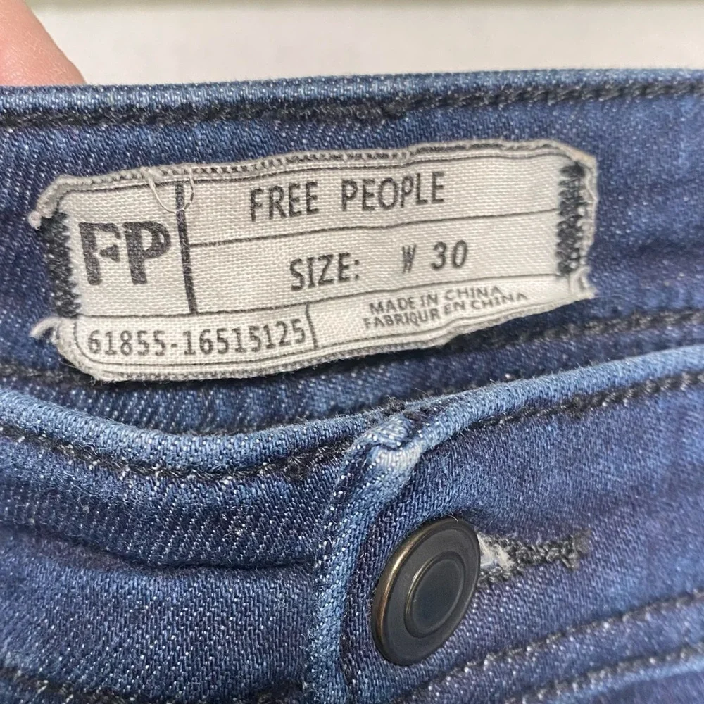 Free People Kaye Mid Rise Flare Jean Dark Wash Exposed Button Fly Size 30